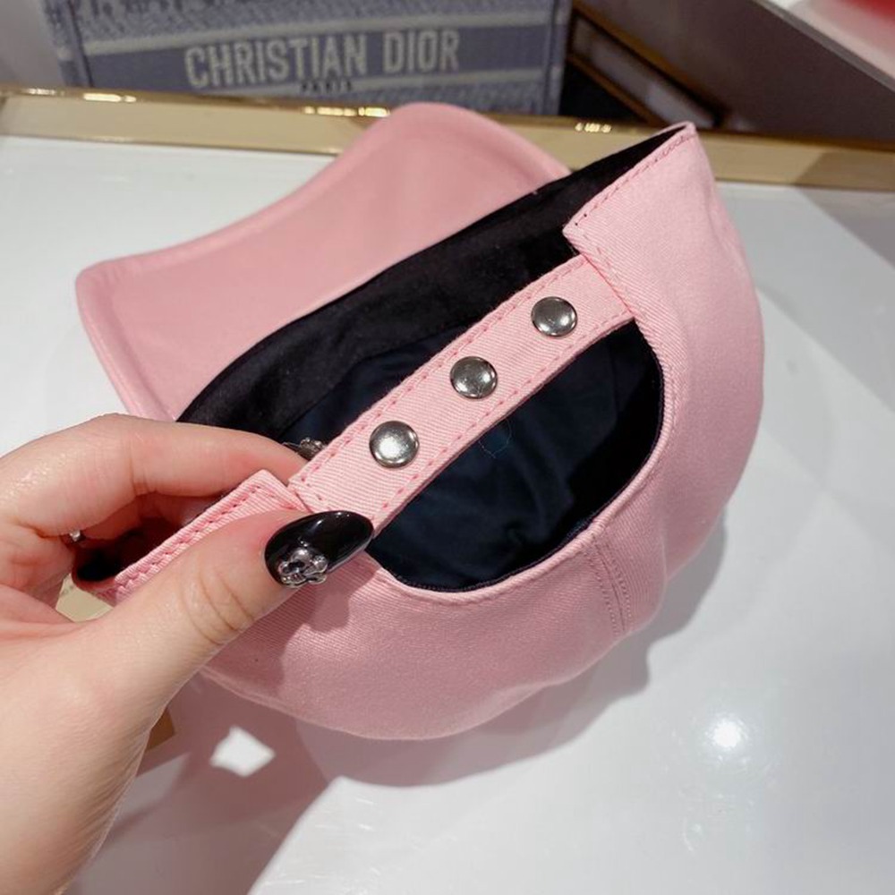 B**rry hat